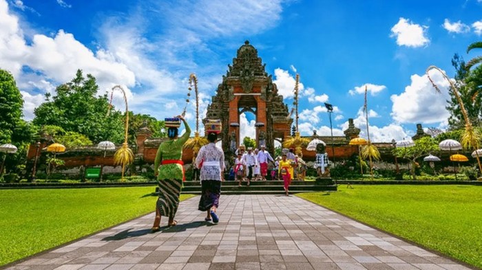 Mengapa bangsa indonesia disebut sebagai bangsa yang majemuk