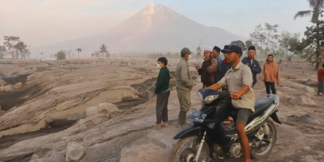 Mengapa pulau jawa menjadi daerah terpadat di indonesia