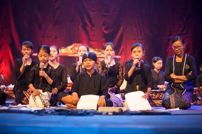 Gatra tembang wilangan lagu lan menentukan lagune yaiku sebuah