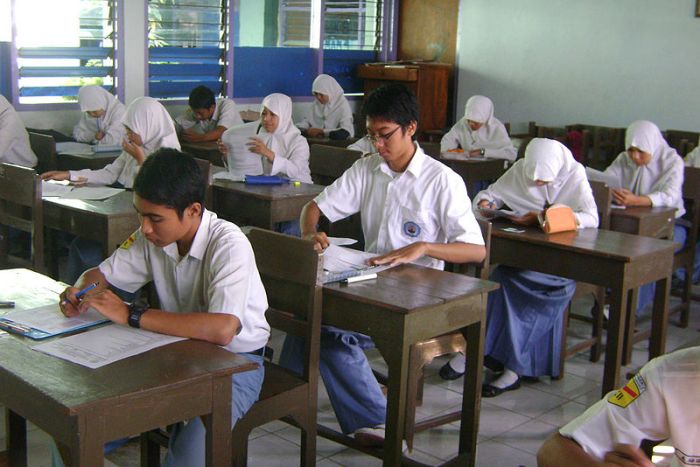 Mengapa setiap anak di indonesia berhak menempuh pendidikan di sekolah