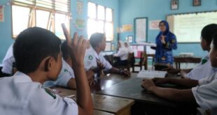 Mengapa setiap anak di indonesia berhak menempuh pendidikan di sekolah