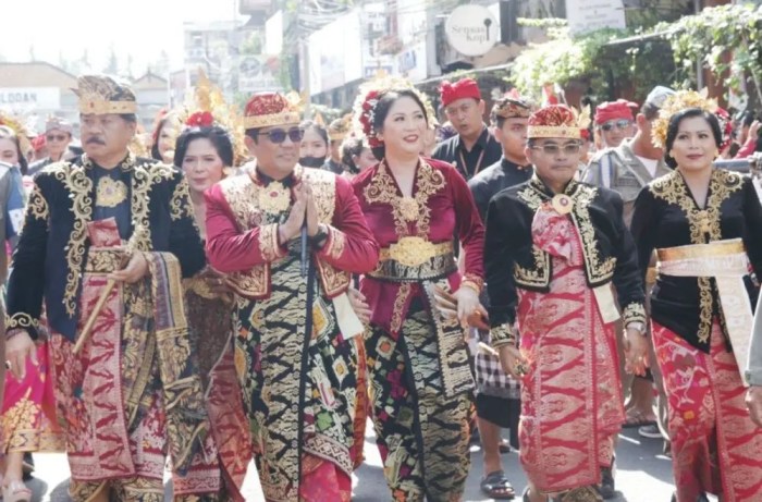 Mengapa bangsa indonesia disebut sebagai bangsa yang majemuk