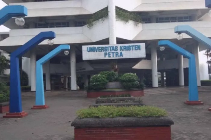 Universitas swasta di surabaya murah