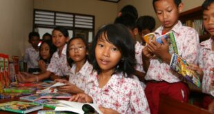 Domain yang biasa digunakan oleh sekolah sekolah di indonesia adalah