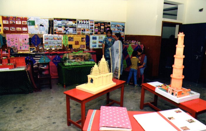 Kegiatan pameran di sekolah yang paling tepat ketika