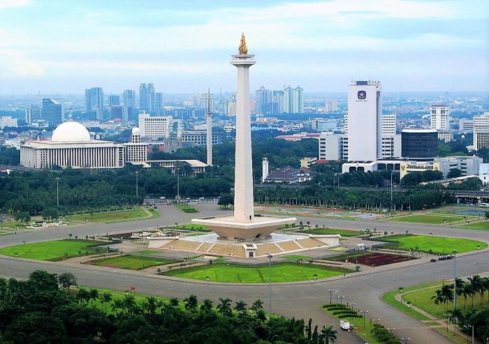 Mengapa presiden soekarno mengusulkan untuk membangun tugu monas