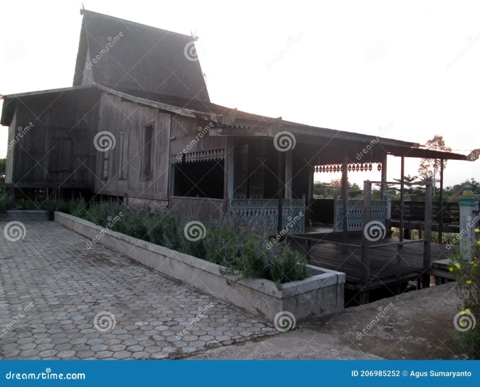 Houses stilt south borneo indonesia banjarmasin kalimantan alamy