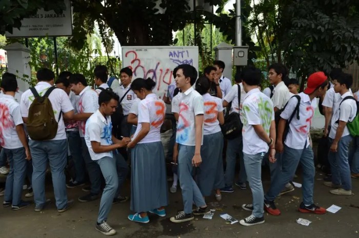 Sebutkan tiga penyebab rendahnya tingkat pendidikan di indonesia