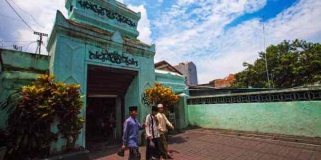 Sunan ampel mendirikan pondok pesantren di