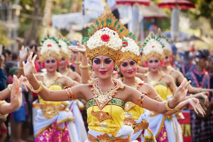 Siapa saja yang berkewajiban melestarikan budaya indonesia