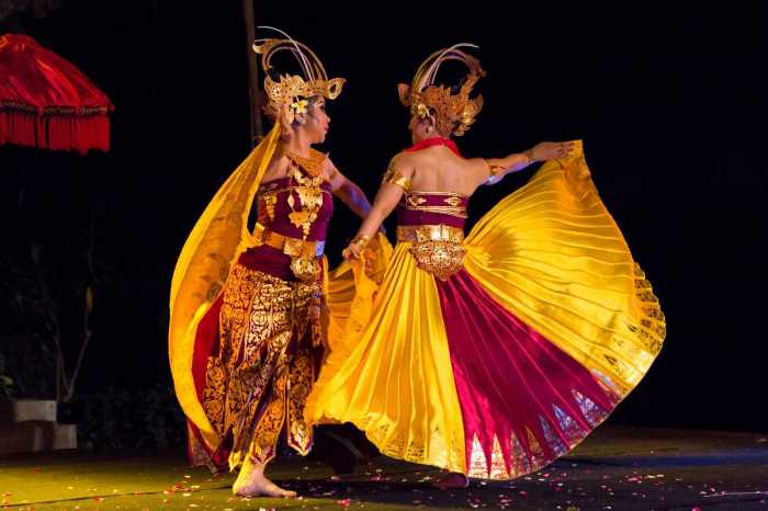 Tari jaipong jawa dances tarian barat tradisional seni daerah bonyok sejarah pece eko coklatkita keunikan authentic subang mendunia jecko mengenal