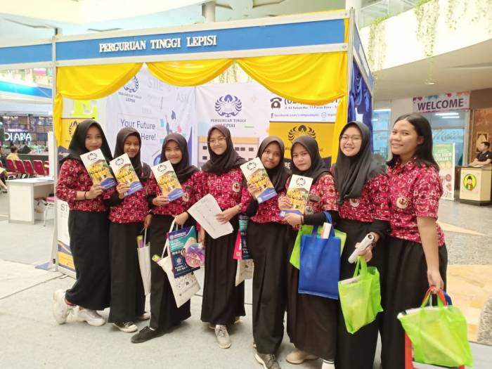 Tema expo kampus yang menarik