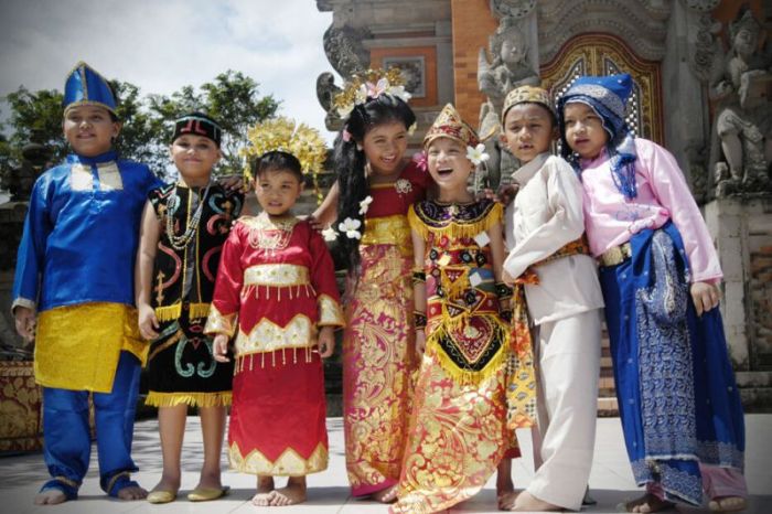 Mengapa budaya indonesia beraneka ragam