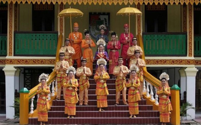 Adat riau pakaian melayu tradisional indragiri baju kepulauan provinsi suku attire costumes brunei kepri khas daerah costume pekanbaru busana siak