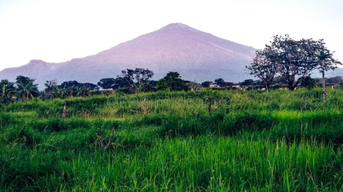 Gunung ciremai meletus