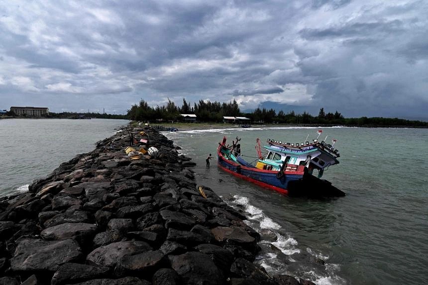 Angin yang menyebabkan indonesia mengalami musim kemarau adalah