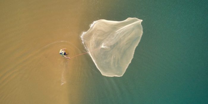 Bagaimana cara menangkap ikan agar tidak mengganggu keseimbangan lingkungan