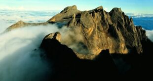 Pulau kalimantan sering disebut dengan nama