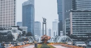 Alasan diubahnya butir pertama dalam piagam jakarta adalah