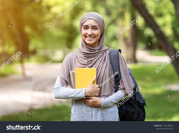 Murid perempuan bahasa arab